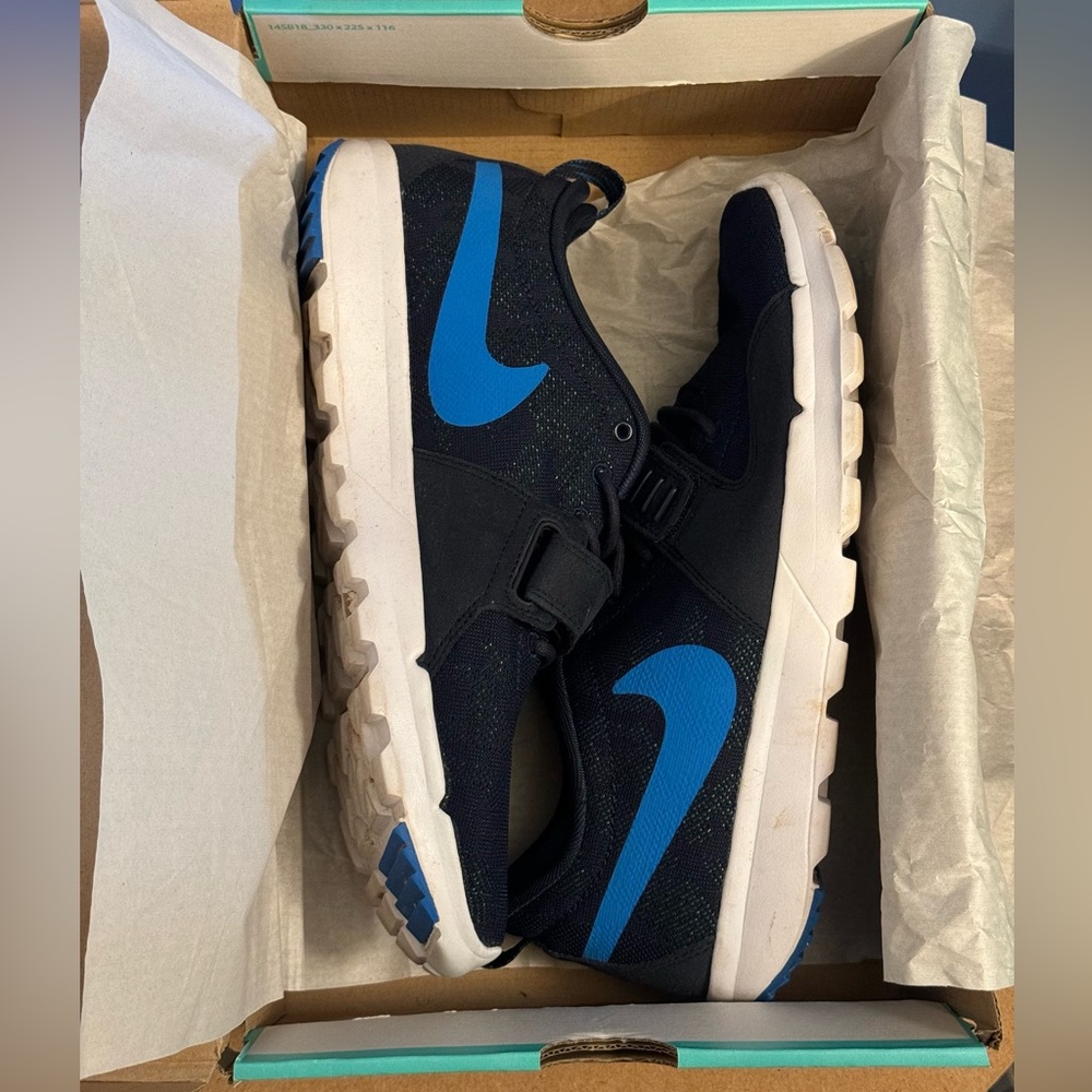 Men's Nike SB Trainerendor Men’s Size 10
Obsidian/ Photo Blue-White - Picture 3 of 5
